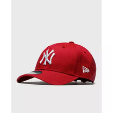 New Era New York Yankee  9FORTY Adult  League Essentials Cap